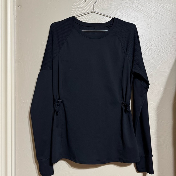 Fabletics Tops - Fabletics Women’s Black Active Top w/Cinch Ties & Mesh Back, Arms and Shoulders